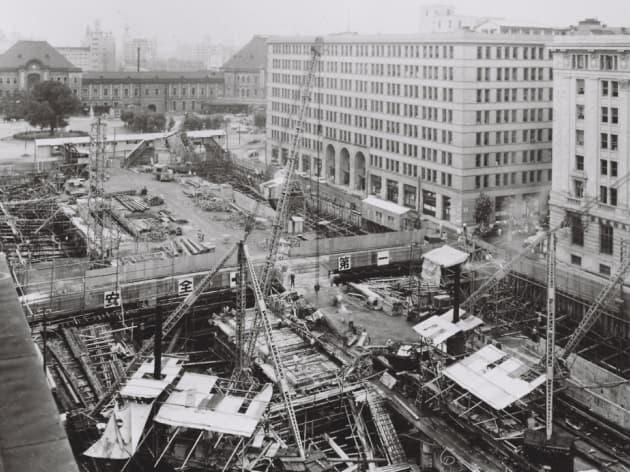 Pasokan massal dan peningkatan volume gedung perkantoran karena pertumbuhan ekonomi yang pesat